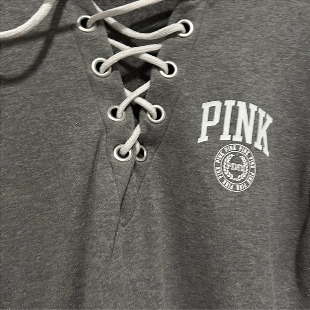 🔴 VS Pink Varsity Gray Top - Picture 6 of 8